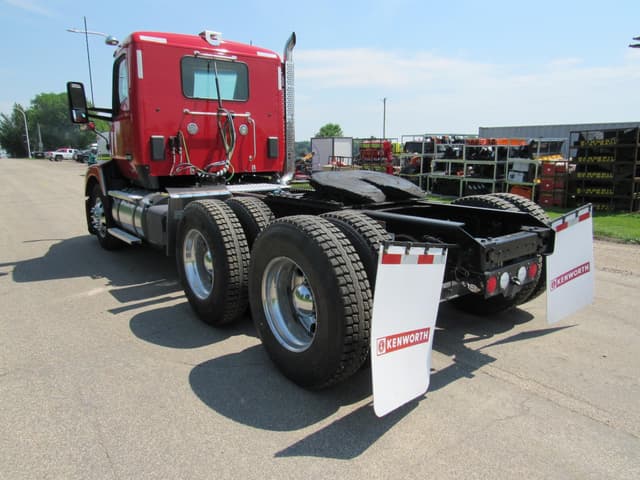 Image of Kenworth T680 equipment image 2