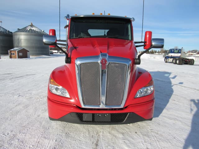 Image of Kenworth T680 equipment image 2