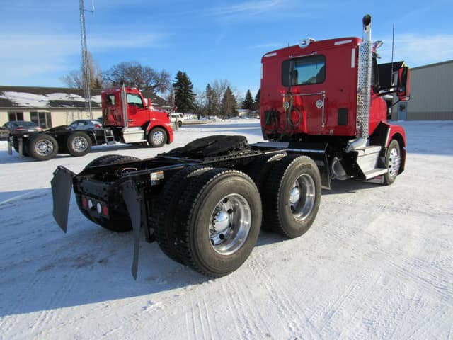 Image of Kenworth T680 equipment image 4