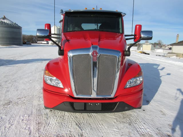 Image of Kenworth T680 equipment image 2
