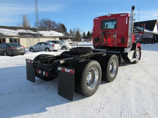 Image of Kenworth T680 equipment image 4