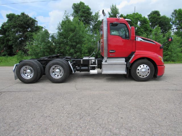 Image of Kenworth T680 equipment image 4