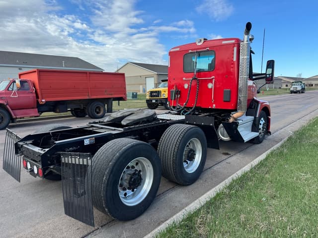 Image of Kenworth T680 equipment image 2