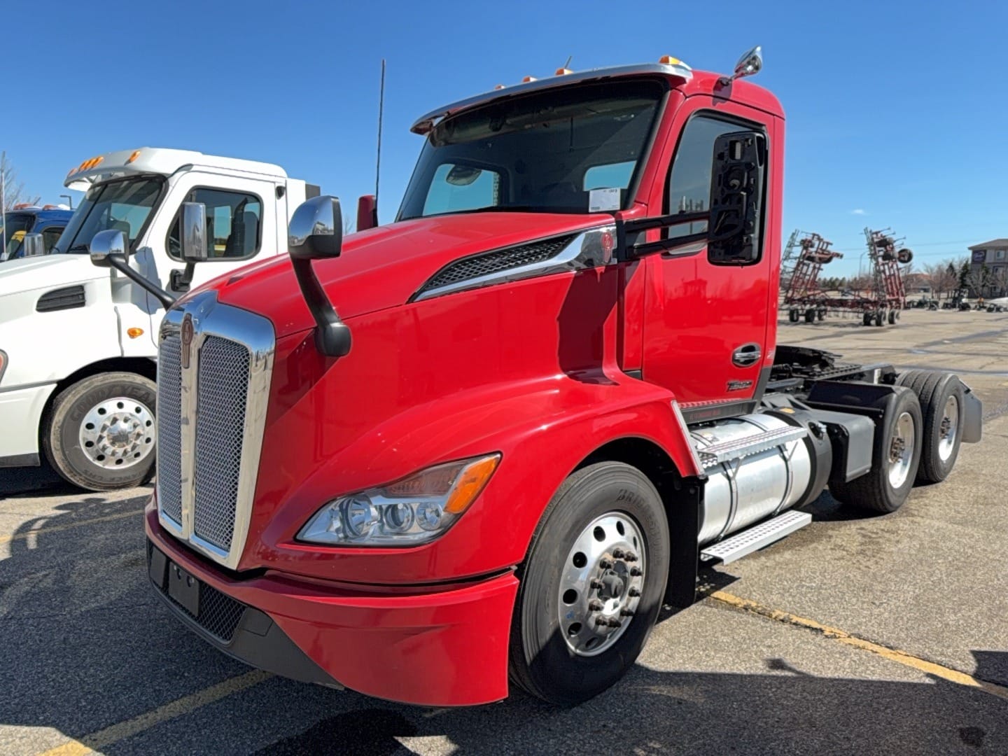 2023 Kenworth T680 Equipment Image0