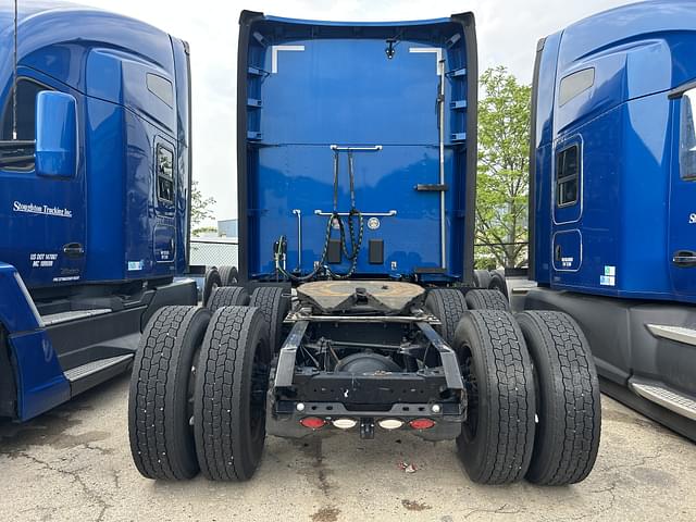 Image of Kenworth T680 equipment image 4