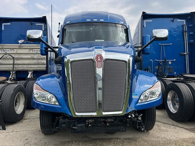 Image of Kenworth T680 equipment image 1