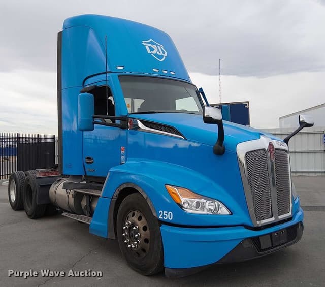 Image of Kenworth T680 equipment image 2