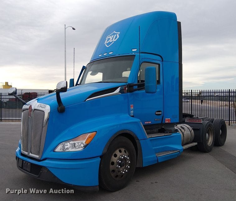 2023 Kenworth T680 Equipment Image0