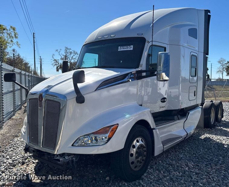 2023 Kenworth T680 Equipment Image0