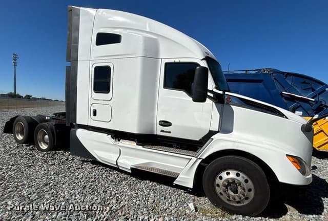Image of Kenworth T680 equipment image 2