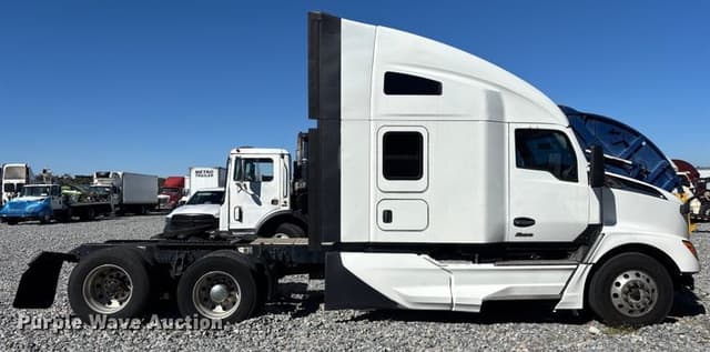 Image of Kenworth T680 equipment image 3