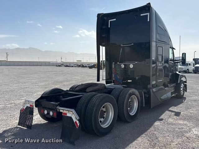 Image of Kenworth T680 equipment image 4