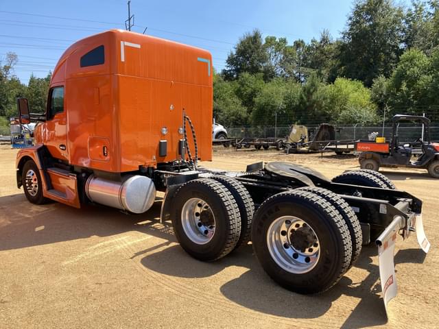 Image of Kenworth T680 equipment image 1