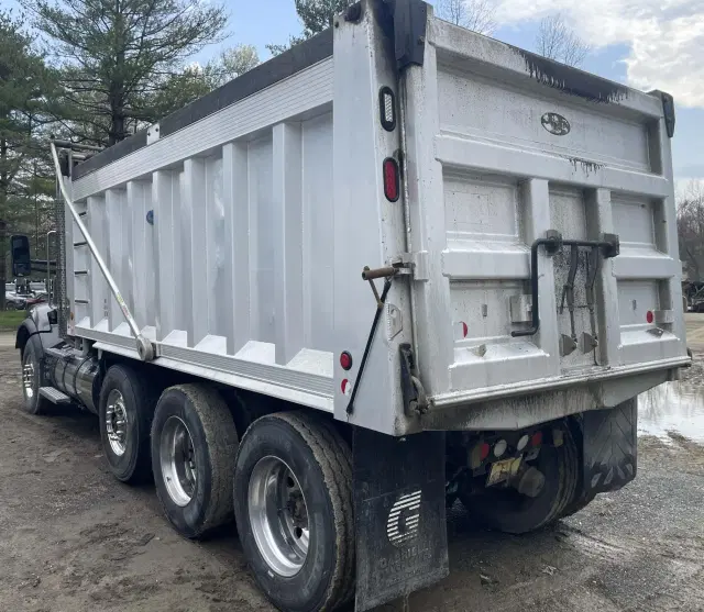 Image of Kenworth T880 equipment image 4