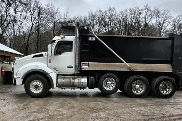 Image of Kenworth T880 equipment image 4