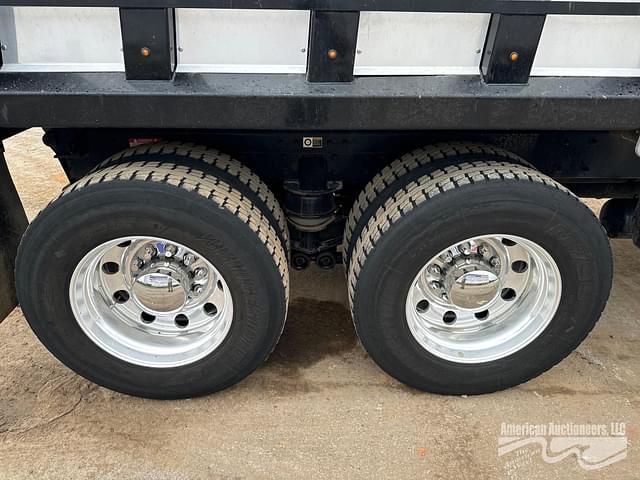 Image of Kenworth T880 equipment image 4