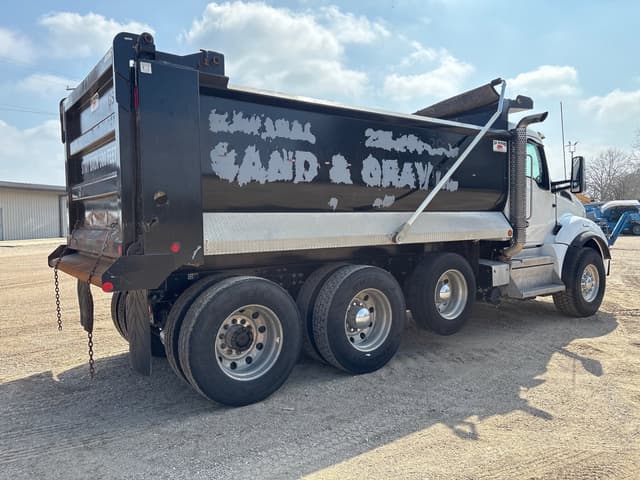 Image of Kenworth T880 equipment image 2