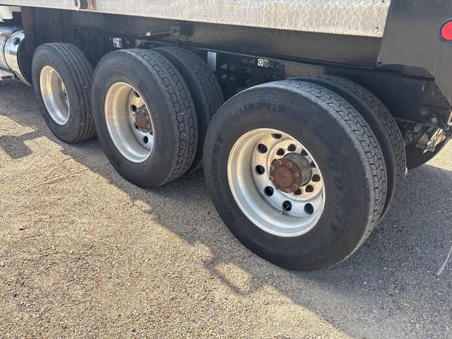 Image of Kenworth T880 equipment image 4