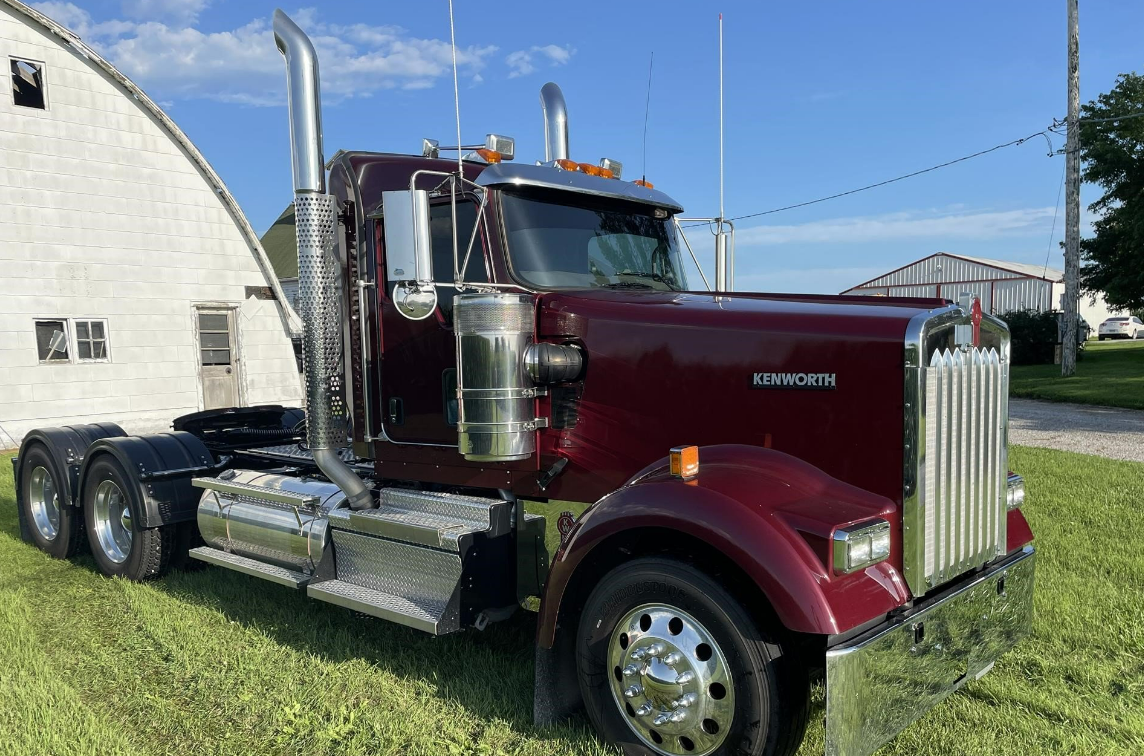 Main image Kenworth W900