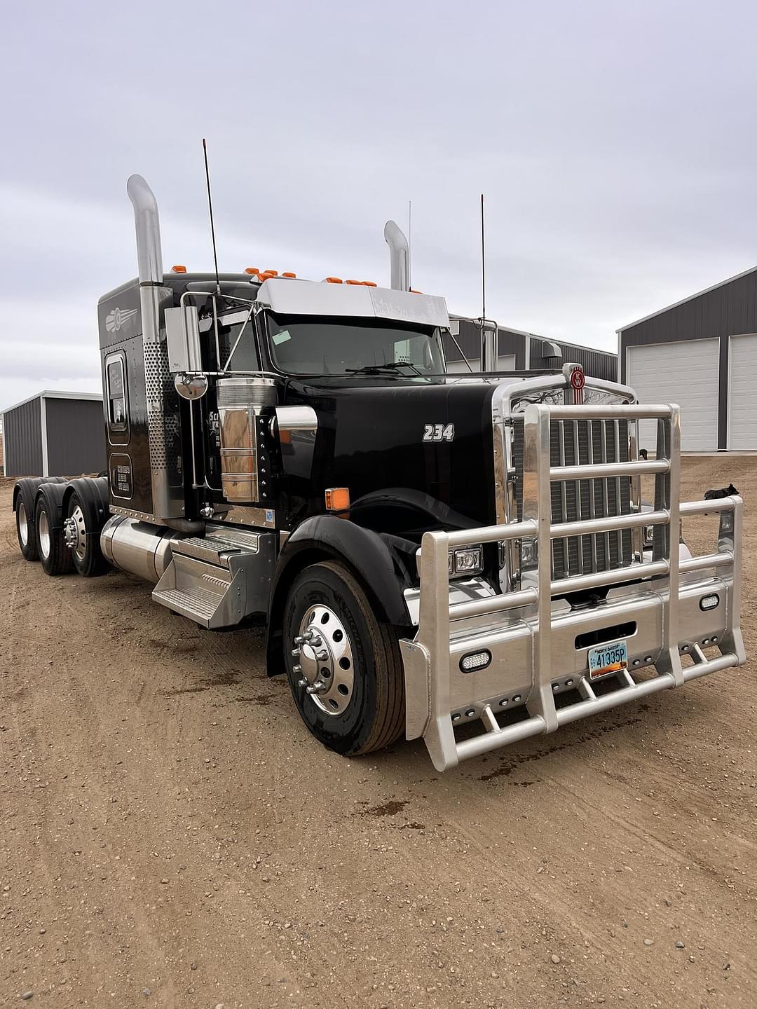 Image of Kenworth W900 Primary image