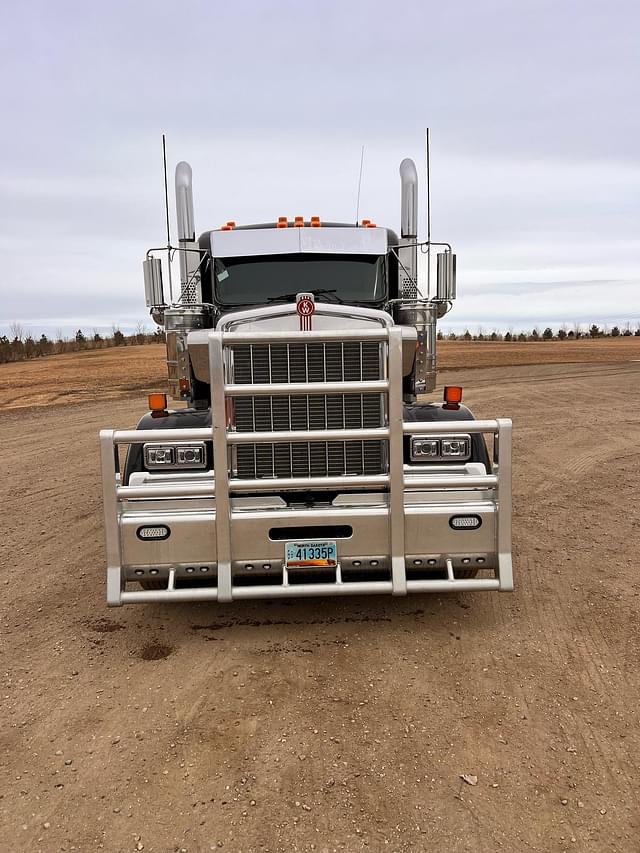 Image of Kenworth W900 equipment image 4