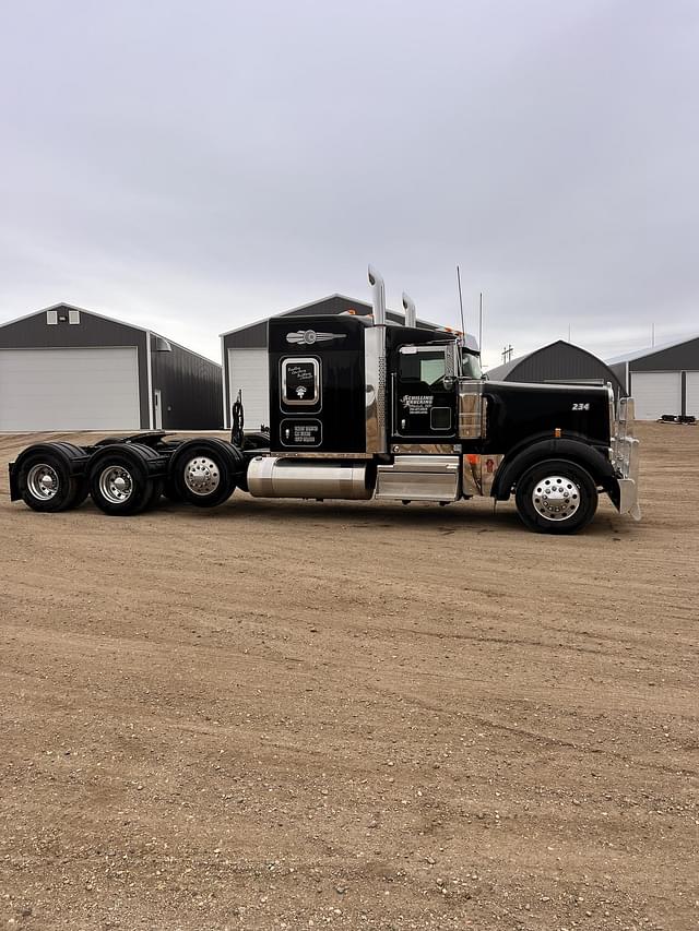 Image of Kenworth W900 equipment image 3