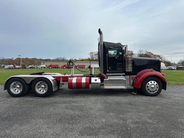 Image of Kenworth W900 equipment image 3
