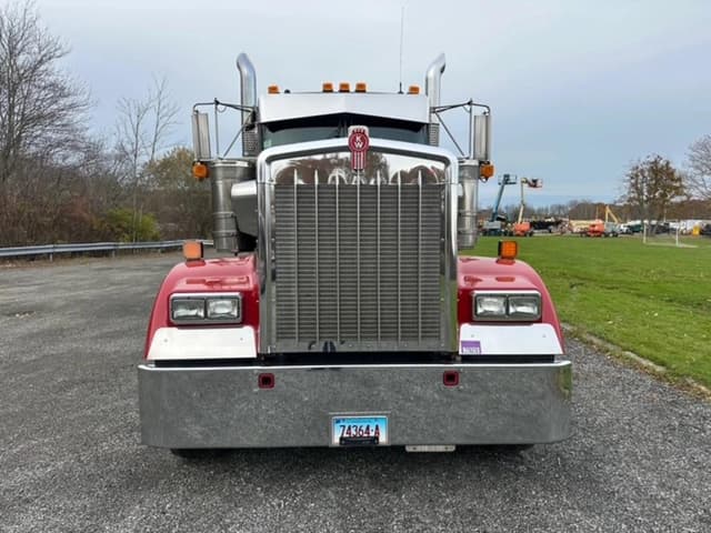 Image of Kenworth W900 equipment image 1