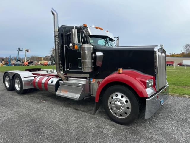 Image of Kenworth W900 equipment image 2