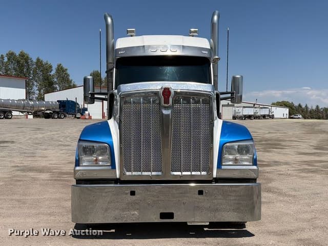 Image of Kenworth W990 equipment image 1