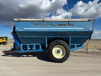 Main image Kinze 1040