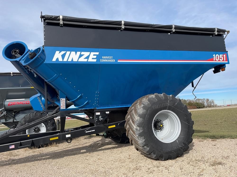 Image of Kinze 1051 Image 1