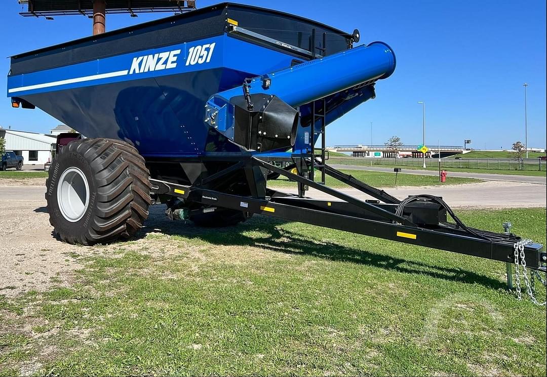 Image of Kinze 1051 Primary Image