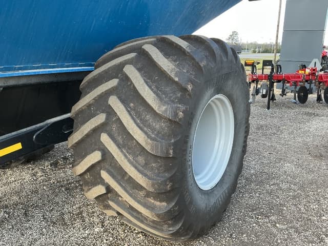 Image of Kinze 1051 equipment image 4