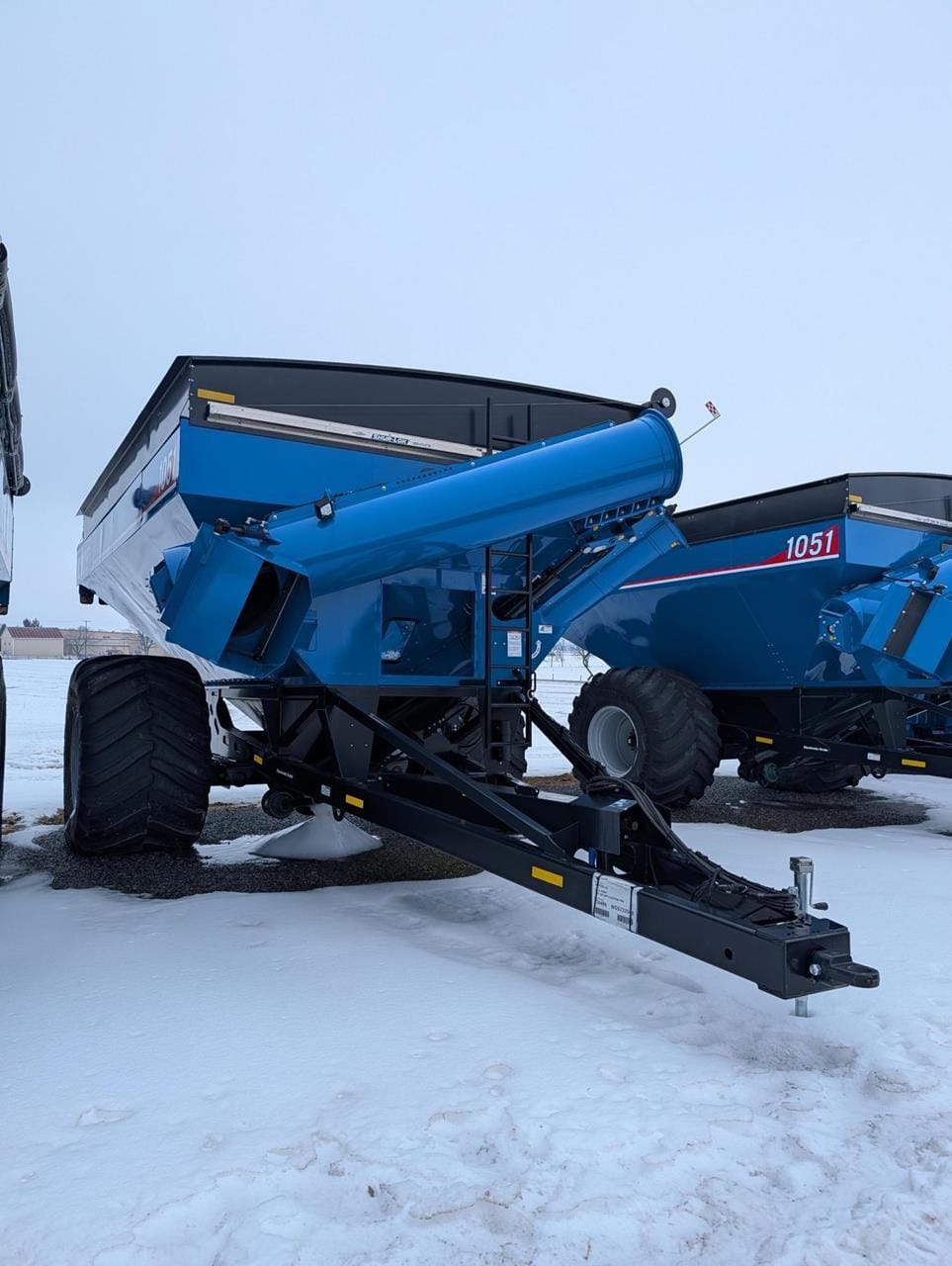 2023 Kinze 1051 Equipment Image0