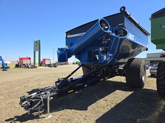 Image of Kinze 1050 equipment image 3