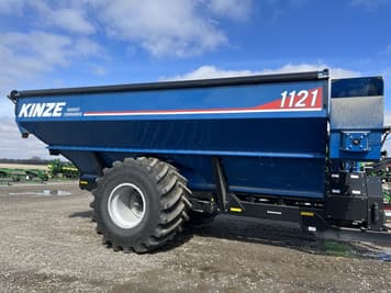 Main image Kinze 1121