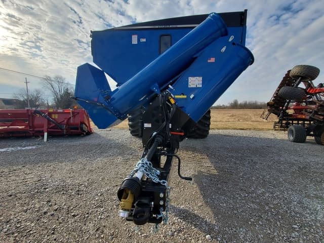 Image of Kinze 1121 equipment image 1