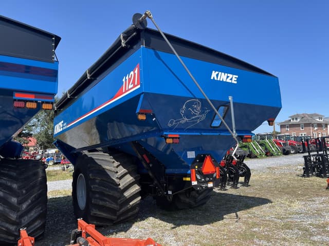 Image of Kinze 1121 equipment image 2