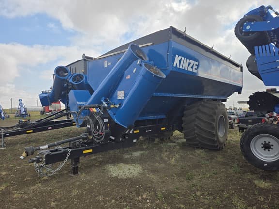 Image of Kinze 1121 equipment image 1