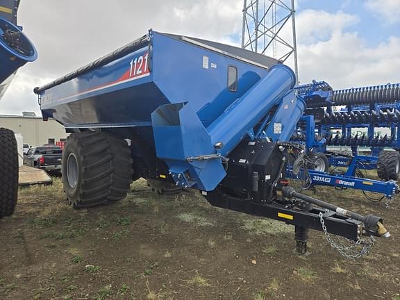 Image of Kinze 1121 equipment image 1