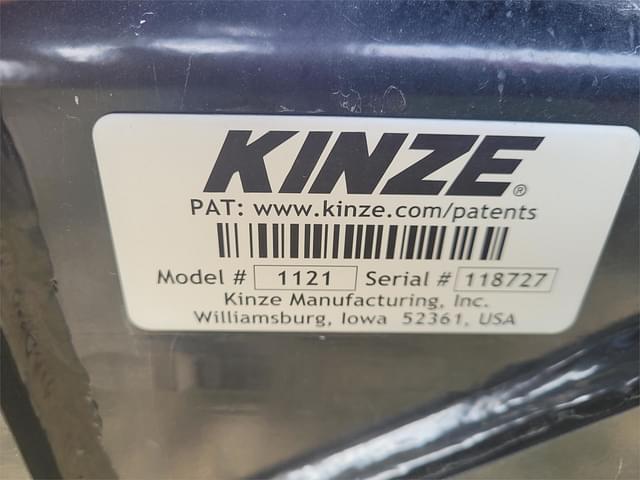 Image of Kinze 1121 equipment image 4