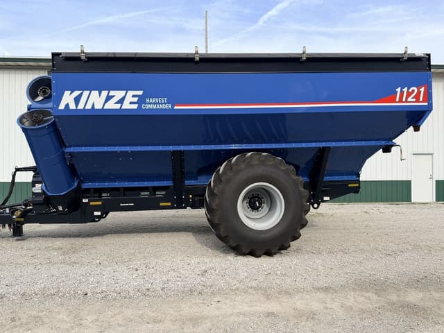 Image of Kinze 1121 equipment image 2