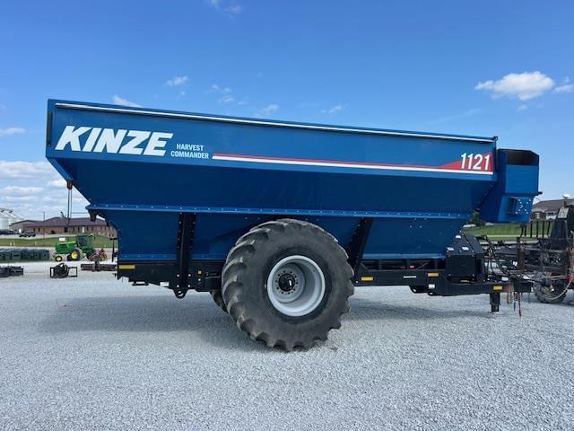 Image of Kinze 1121 equipment image 3