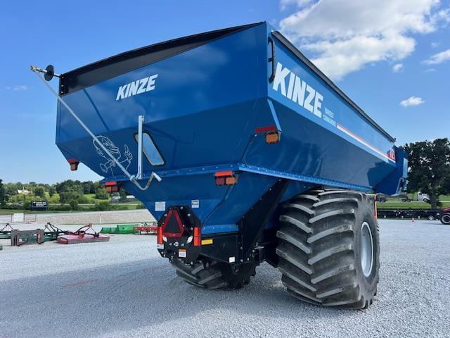 Image of Kinze 1121 equipment image 4