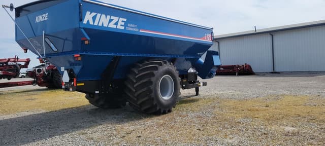 Image of Kinze 1121 equipment image 4