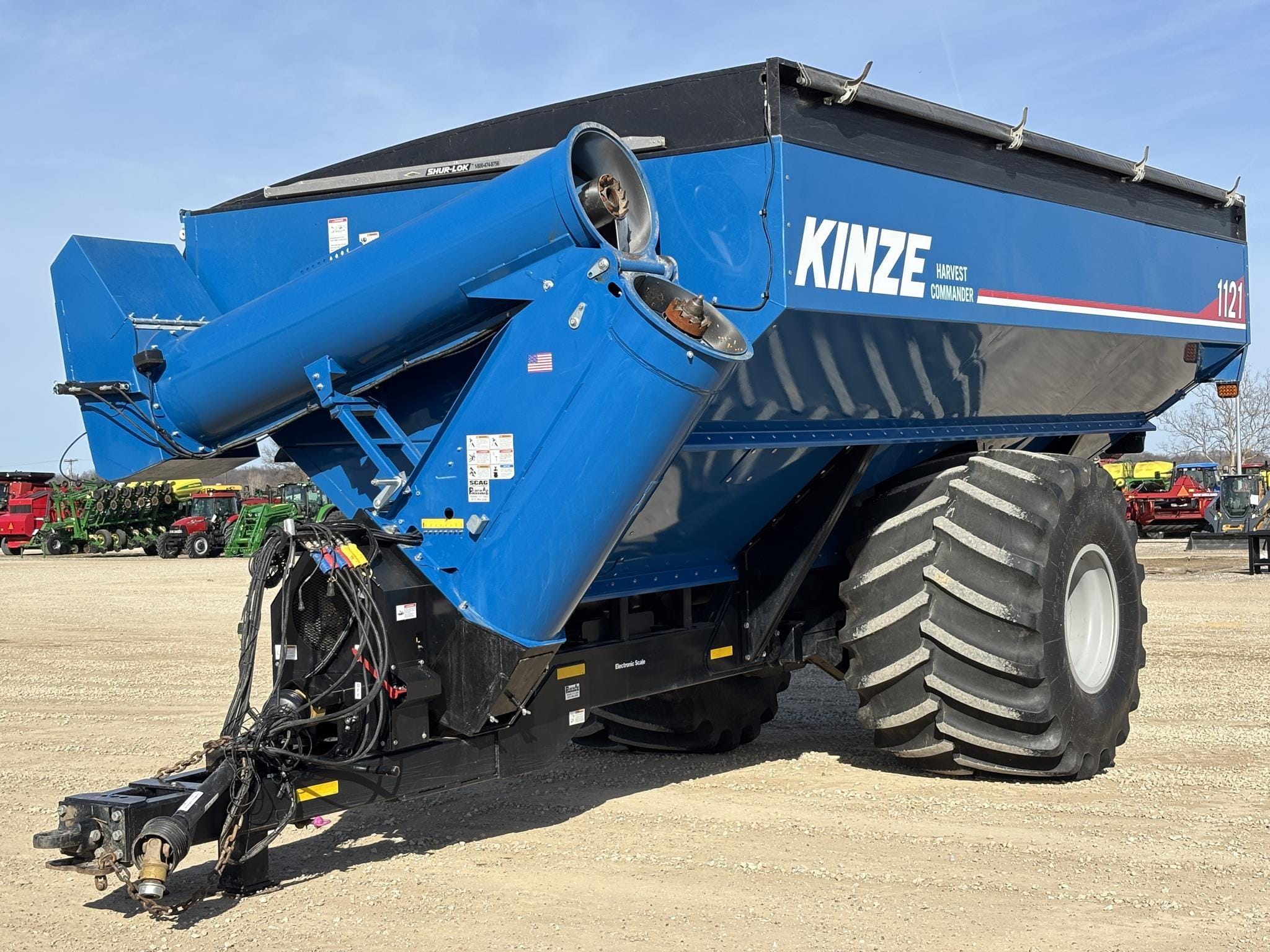 2023 Kinze 1121 Equipment Image0