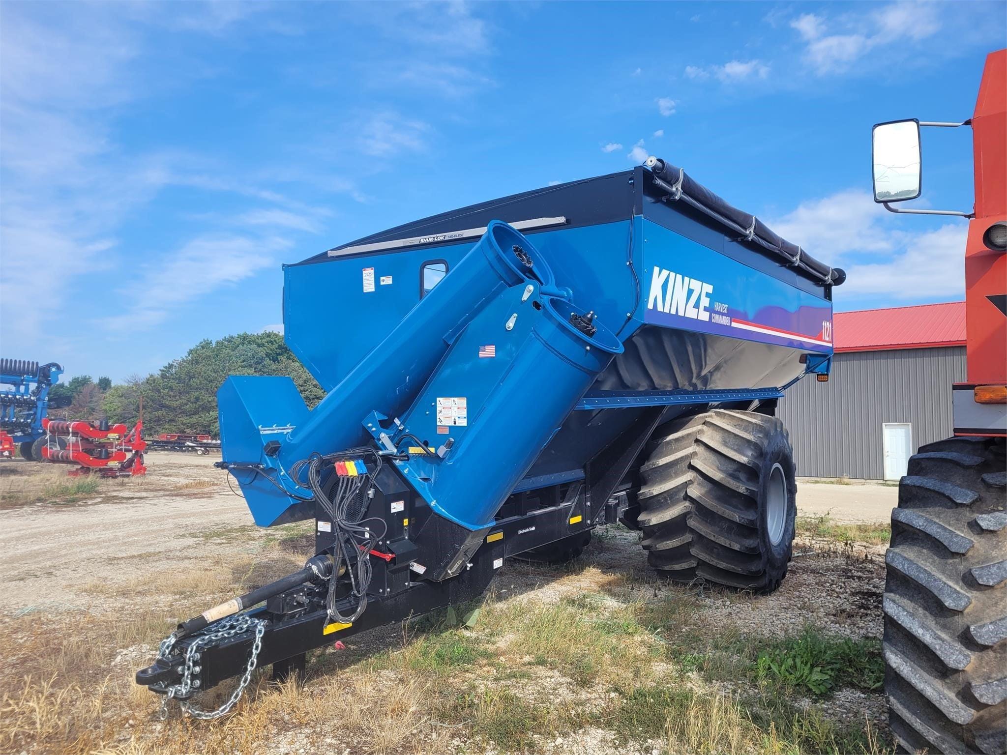 2023 Kinze 1121 Equipment Image0