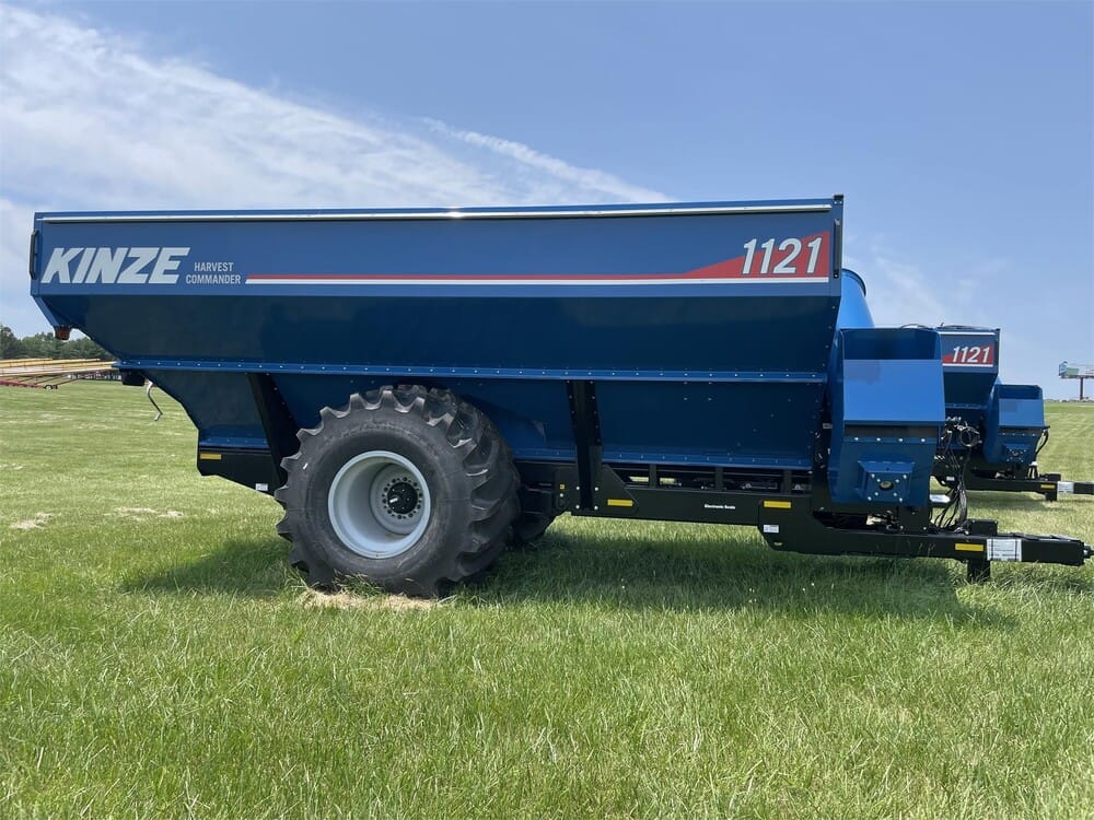 Kinze 1121 Equipment Image0