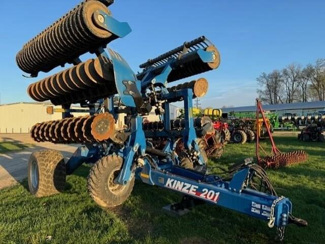 Image of Kinze Mach Till 201 equipment image 1